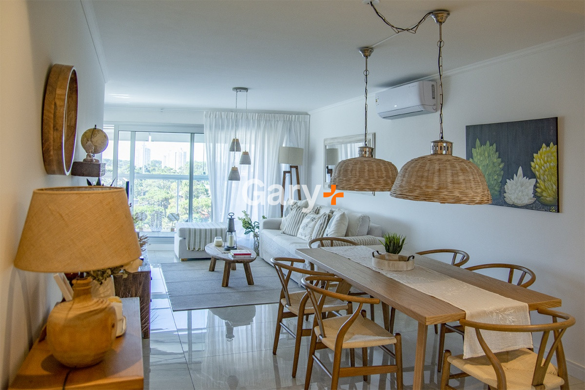 Apartamento ID.28248 - Apartamento 2 dormitorios en venta a metros del mar, Punta del Este