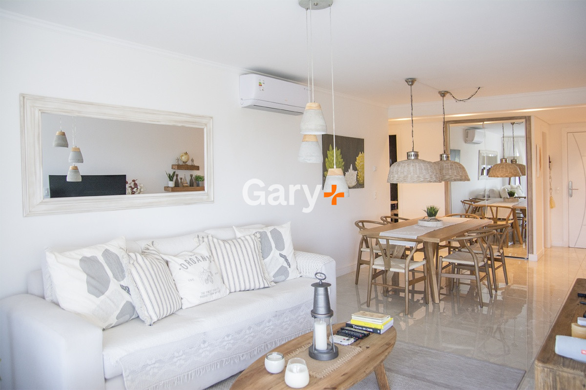 Apartamento ID.28248 - Apartamento 2 dormitorios en venta a metros del mar, Punta del Este