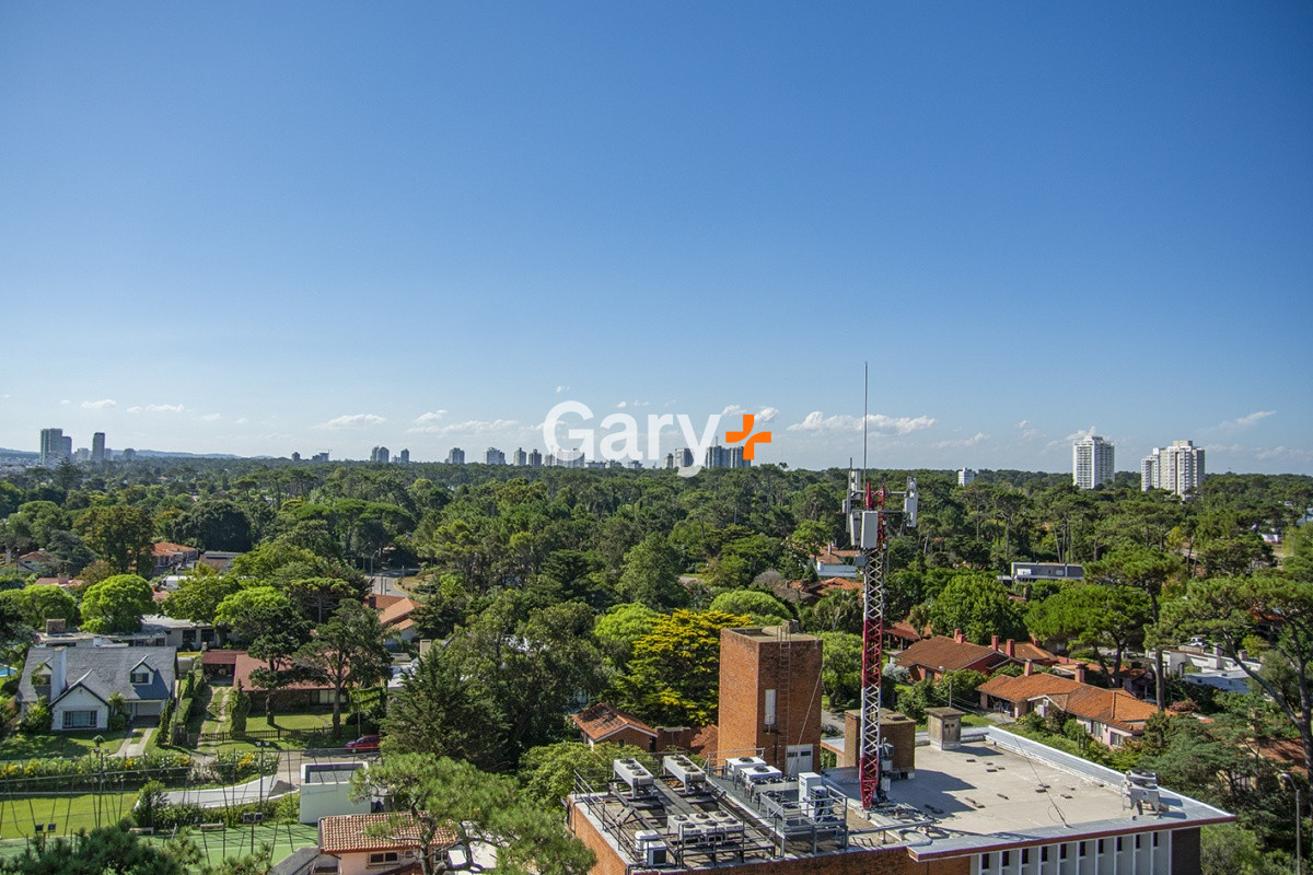 Apartamento ID.28248 - Apartamento 2 dormitorios en venta a metros del mar, Punta del Este