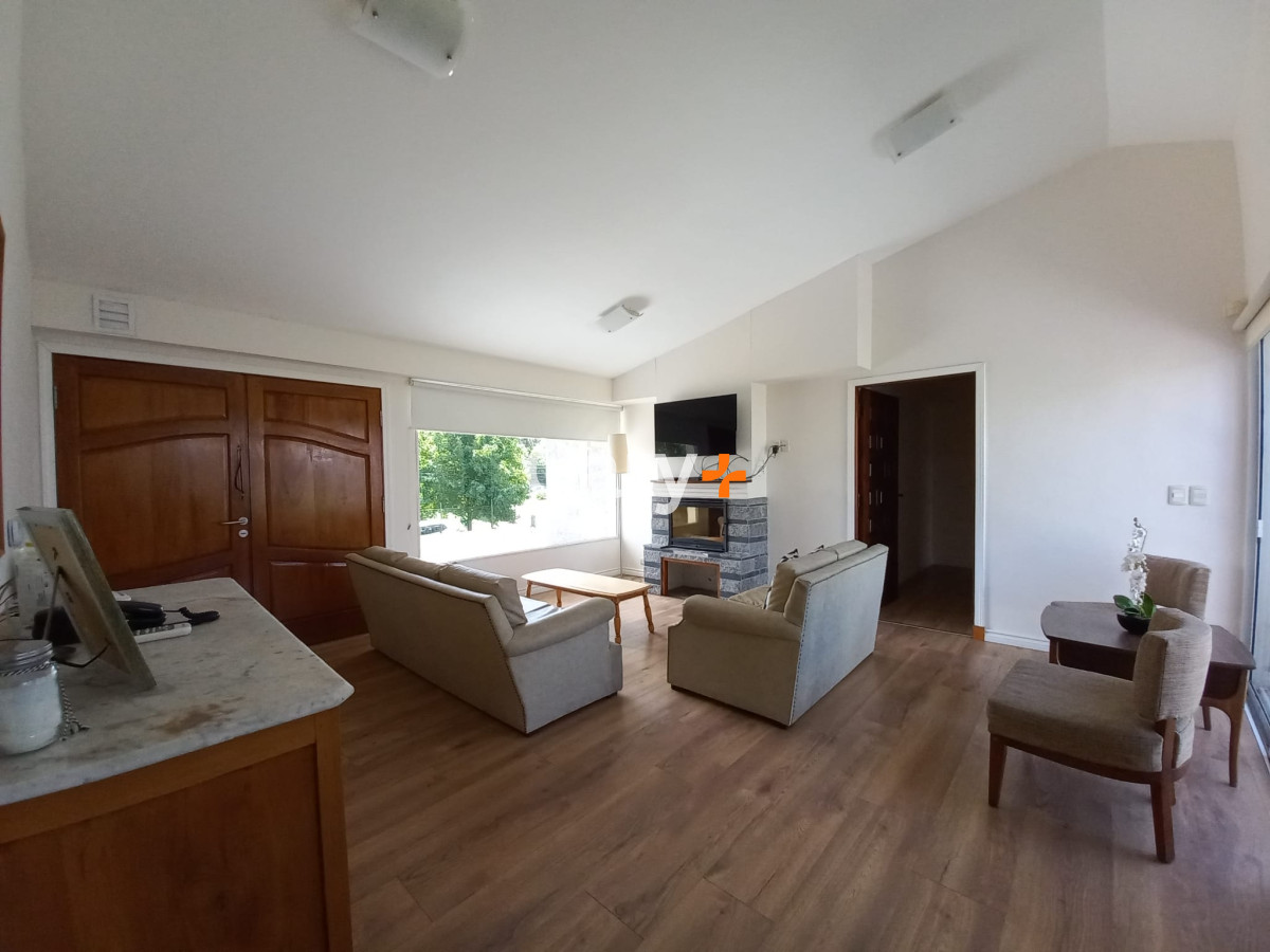 Casa ID.27064 - Vende casa de 3 dormitorios totalmente reformada. Con piscina climatizada. Cerca de colegios, Punta del Este 