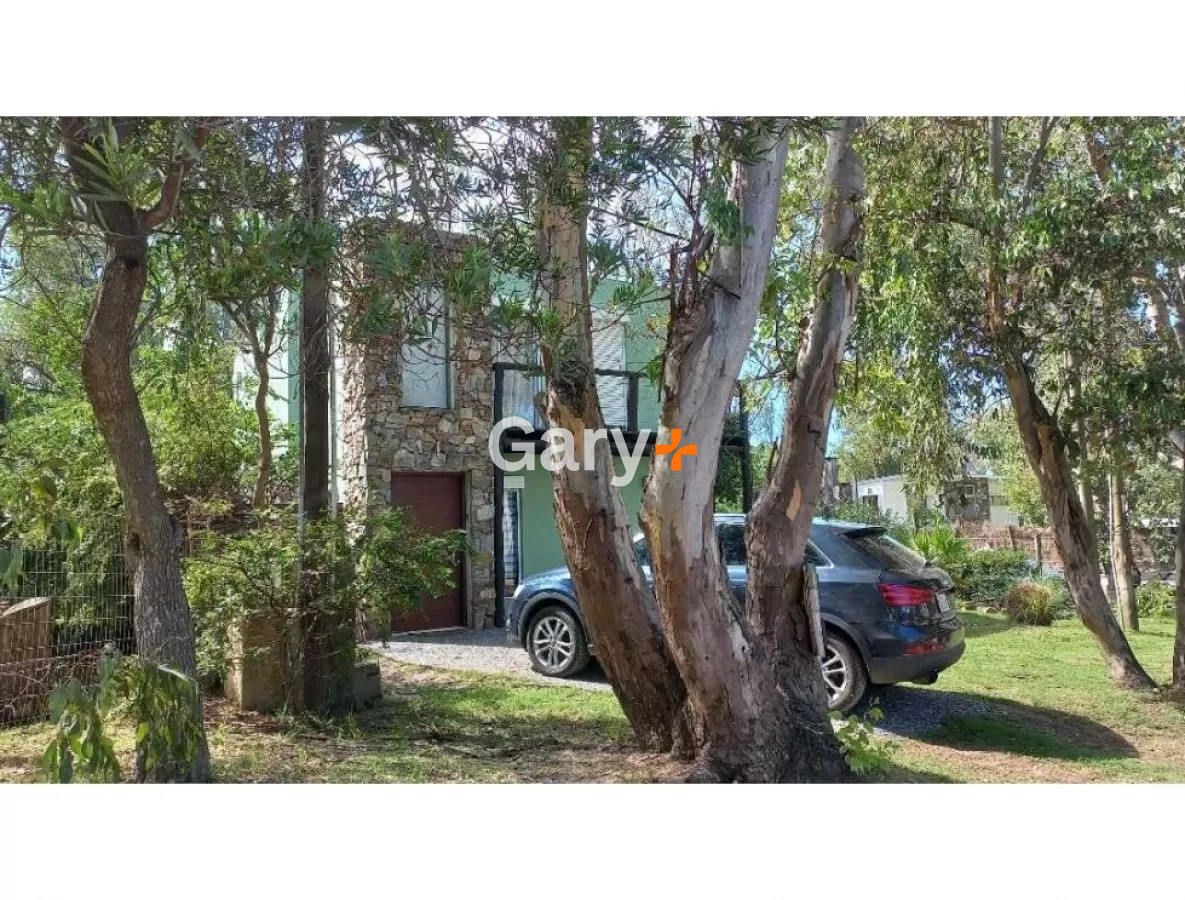 Casa ID.27974 - Venta Casa 3 dormitorios y piscina en a 100 mts de la playa en Balneario Buenos Aires