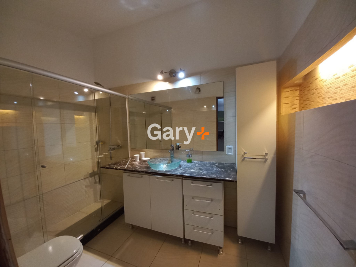 Casa ID.27064 - Vende casa de 3 dormitorios totalmente reformada. Con piscina climatizada. Cerca de colegios, Punta del Este 
