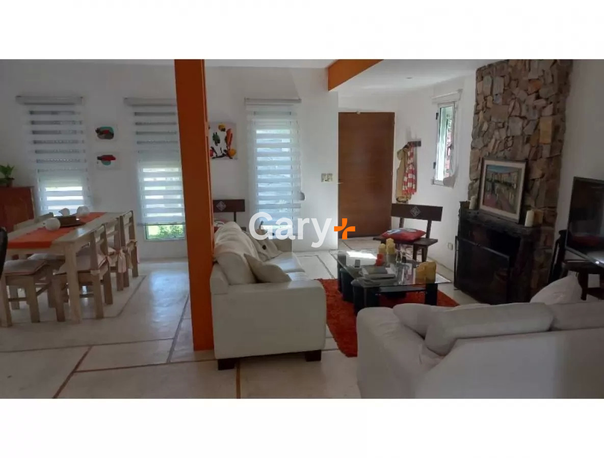 Casa ID.27974 - Venta Casa 3 dormitorios y piscina en a 100 mts de la playa en Balneario Buenos Aires