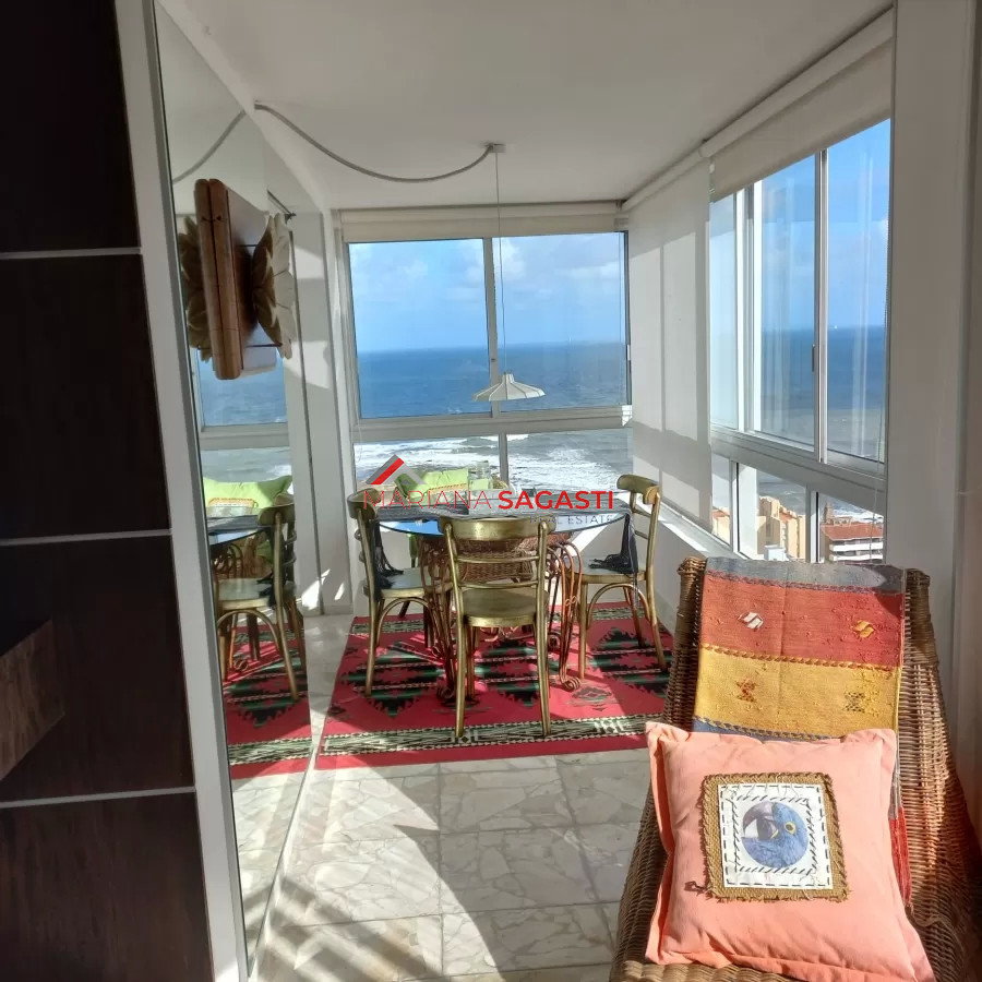 Apartamento ID.3902 - Apartamento de 3 dormitorios en venta en Punta del Este, vista al puerto.
