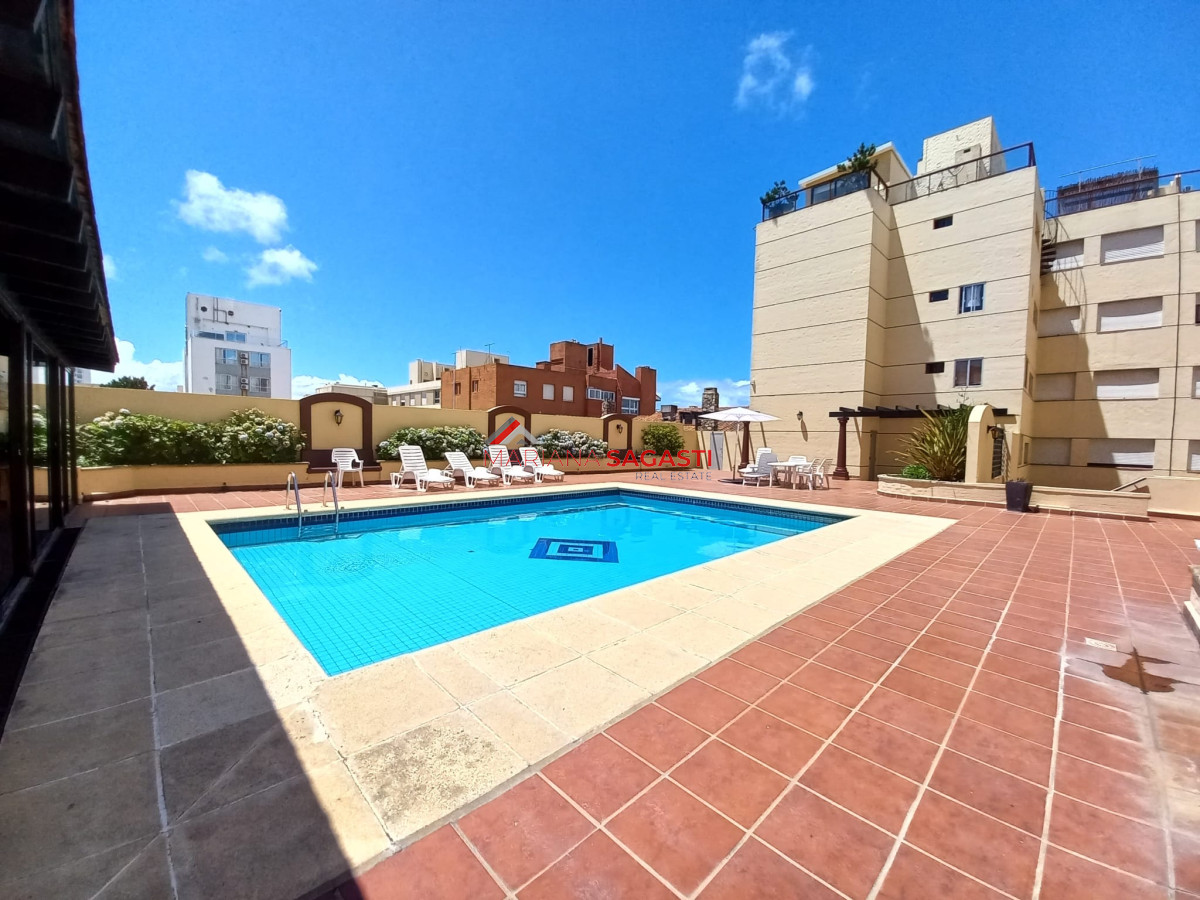 Apartamento ID.3503 - Gran oportunidad apartamento reciclado con patio y parrillero propio