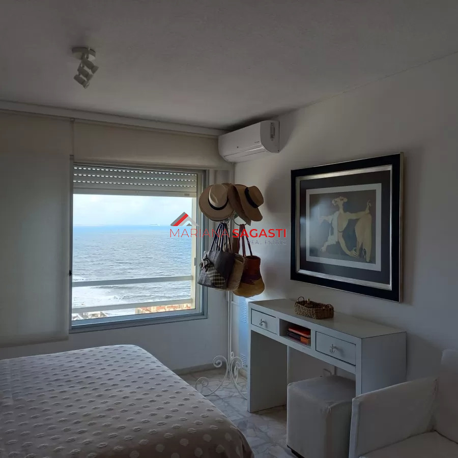 Apartamento ID.3902 - Apartamento de 3 dormitorios en venta en Punta del Este, vista al puerto.