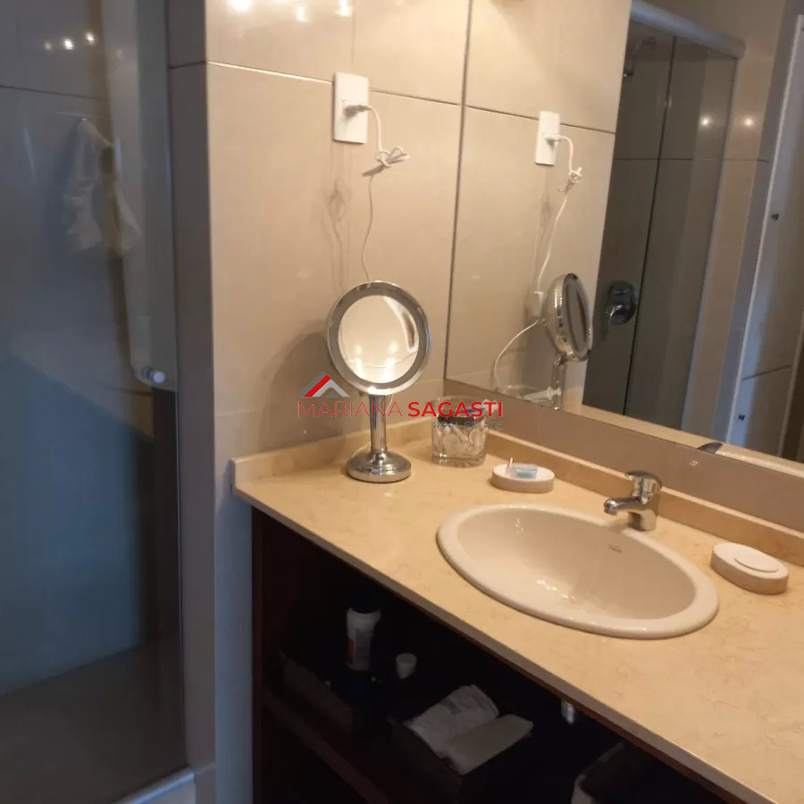 Apartamento ID.3902 - Apartamento de 3 dormitorios en venta en Punta del Este, vista al puerto.