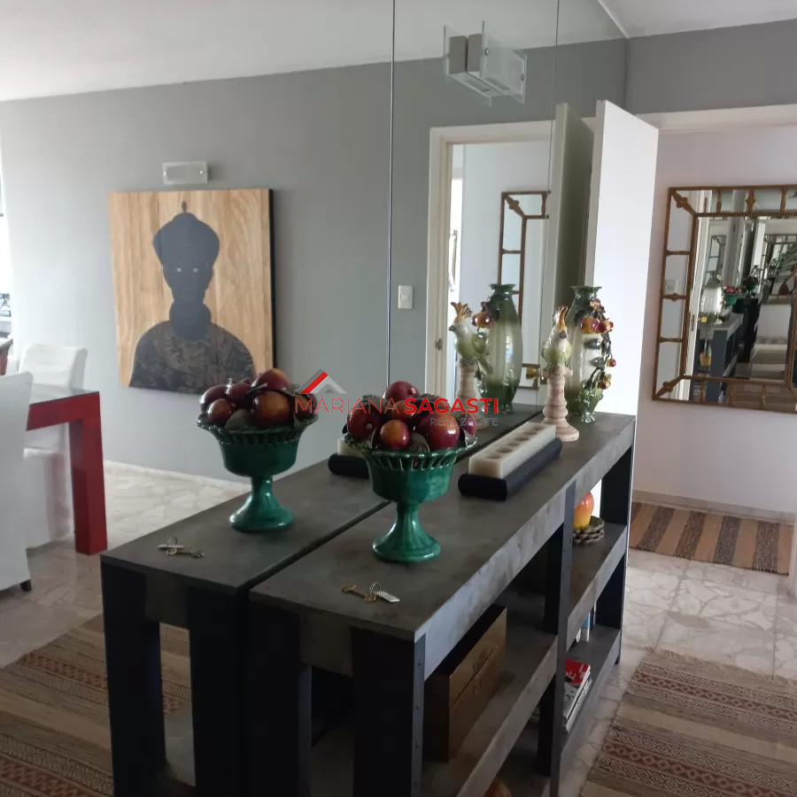 Apartamento ID.3902 - Apartamento de 3 dormitorios en venta en Punta del Este, vista al puerto.