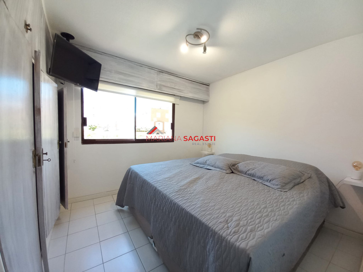 Apartamento ID.3503 - Gran oportunidad apartamento reciclado con patio y parrillero propio