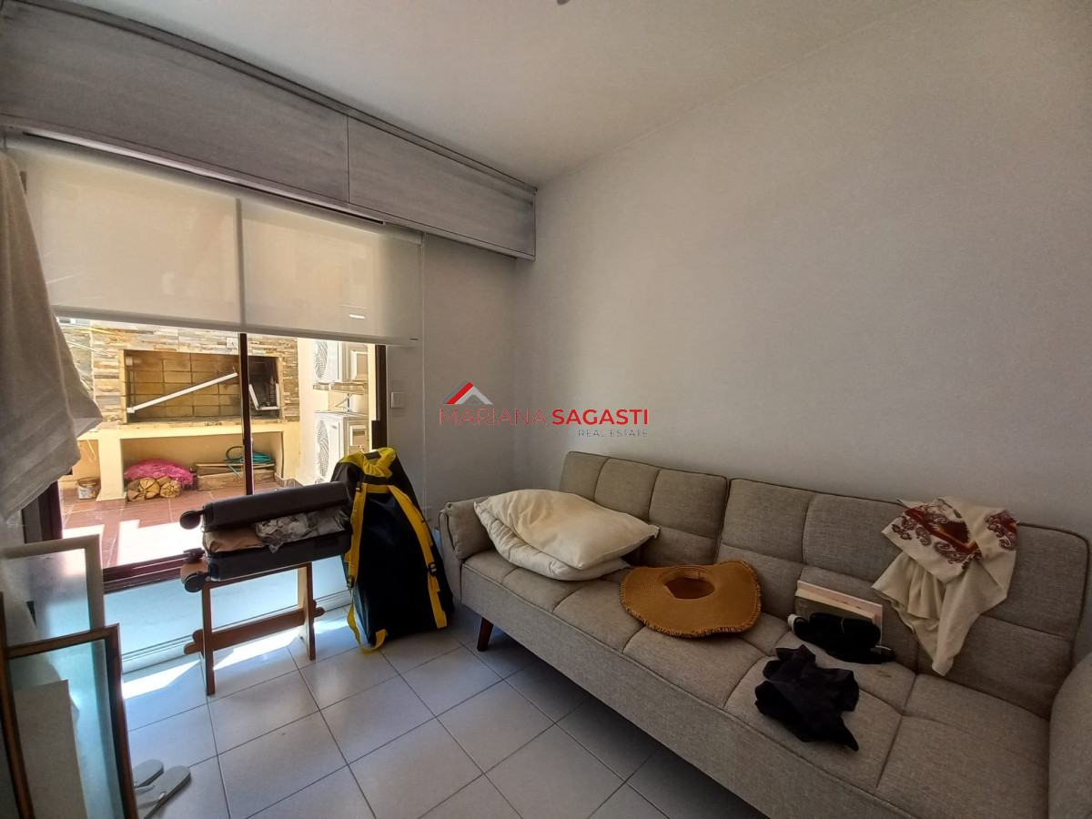 Apartamento ID.3503 - Gran oportunidad apartamento reciclado con patio y parrillero propio