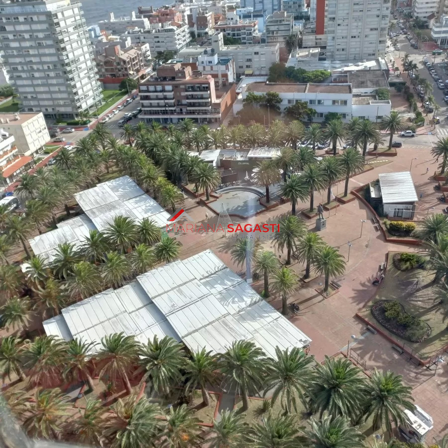 Apartamento ID.3902 - Apartamento de 3 dormitorios en venta en Punta del Este, vista al puerto.