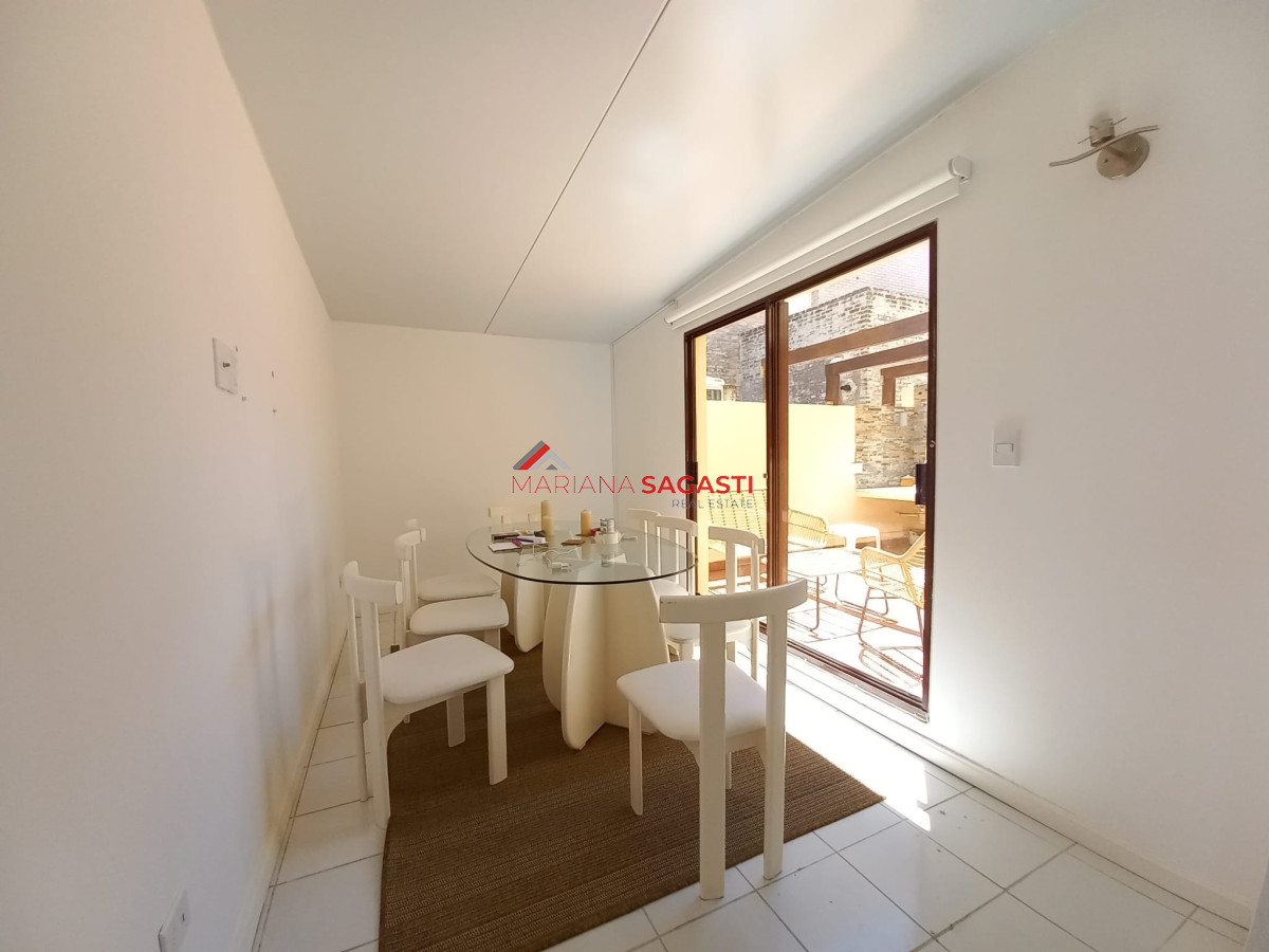 Apartamento ID.3503 - Gran oportunidad apartamento reciclado con patio y parrillero propio
