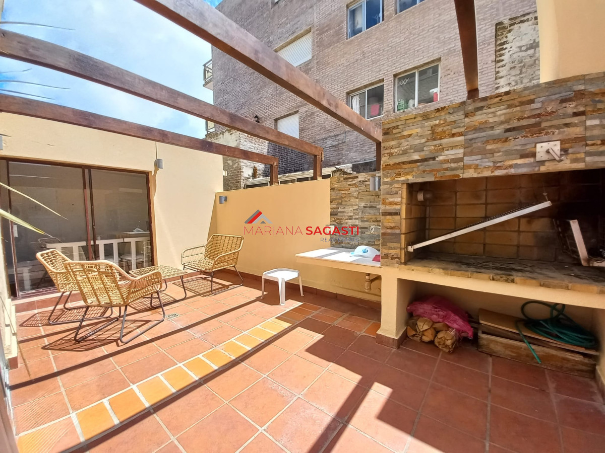 Apartamento ID.3503 - Gran oportunidad apartamento reciclado con patio y parrillero propio