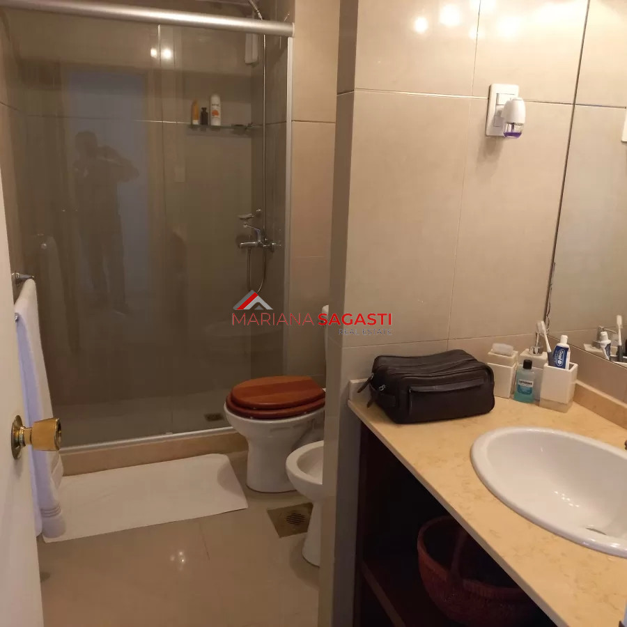 Apartamento ID.3902 - Apartamento de 3 dormitorios en venta en Punta del Este, vista al puerto.