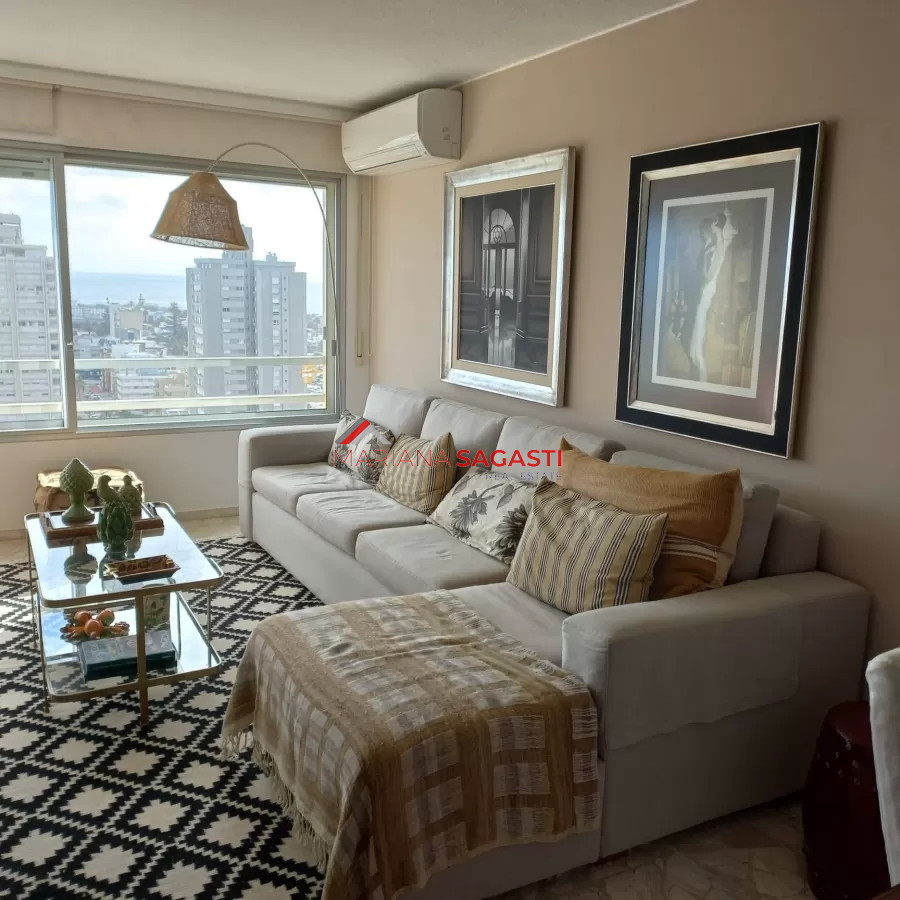 Apartamento ID.3902 - Apartamento de 3 dormitorios en venta en Punta del Este, vista al puerto.
