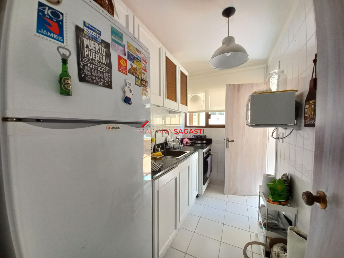 Apartamento ID.3503 - Gran oportunidad apartamento reciclado con patio y parrillero propio