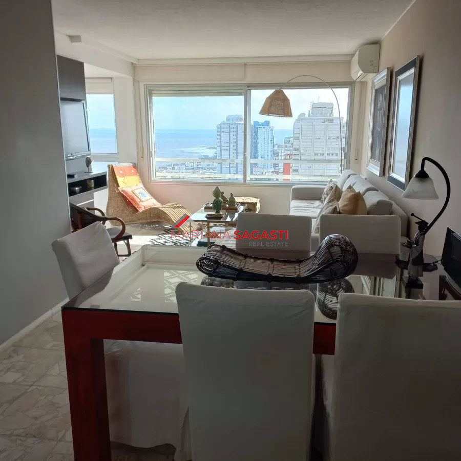 Apartamento ID.3902 - Apartamento de 3 dormitorios en venta en Punta del Este, vista al puerto.