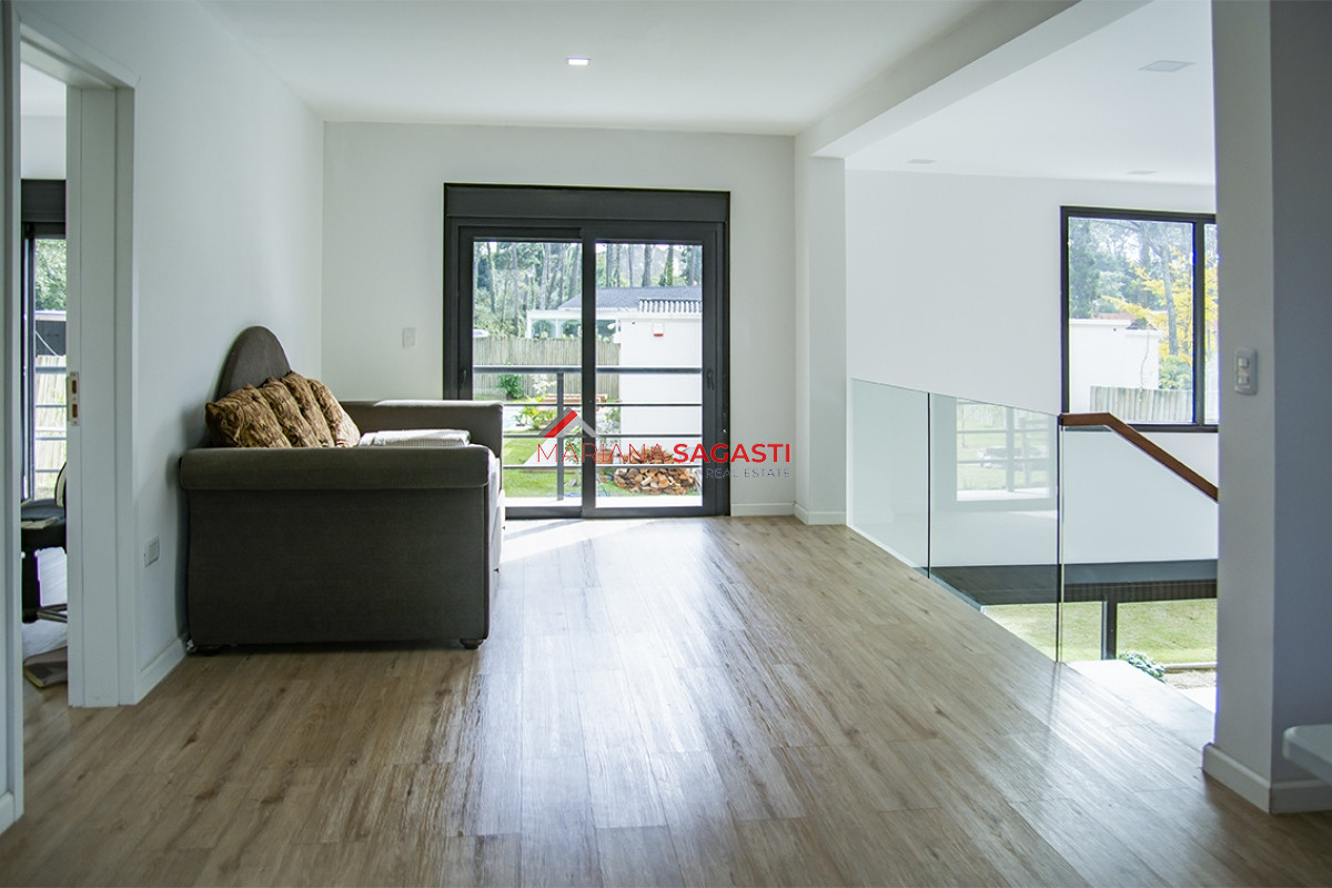 Casa ID.4045 - Casa ideal de 4 dormitorios en suite en San Rafael Punta del Este.