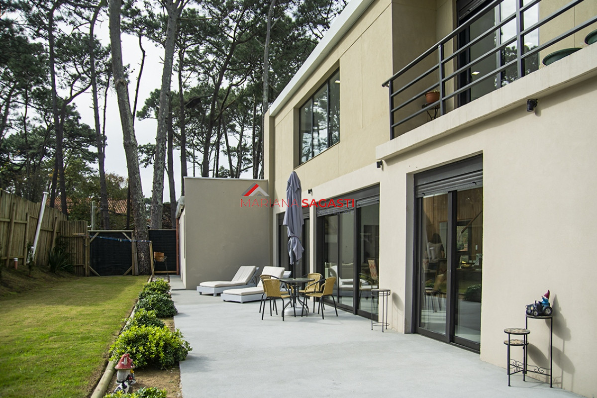 Casa ID.4045 - Casa ideal de 4 dormitorios en suite en San Rafael Punta del Este.