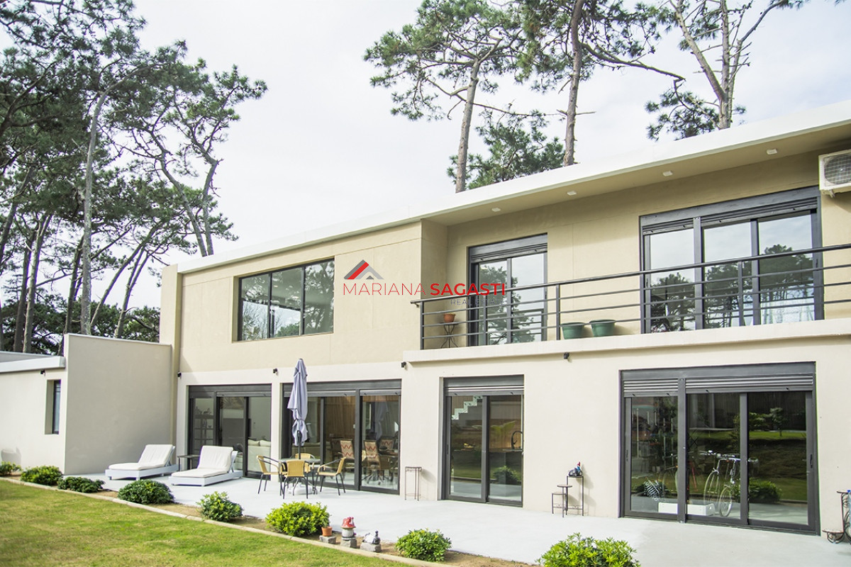 Casa ID.4045 - Casa ideal de 4 dormitorios en suite en San Rafael Punta del Este.