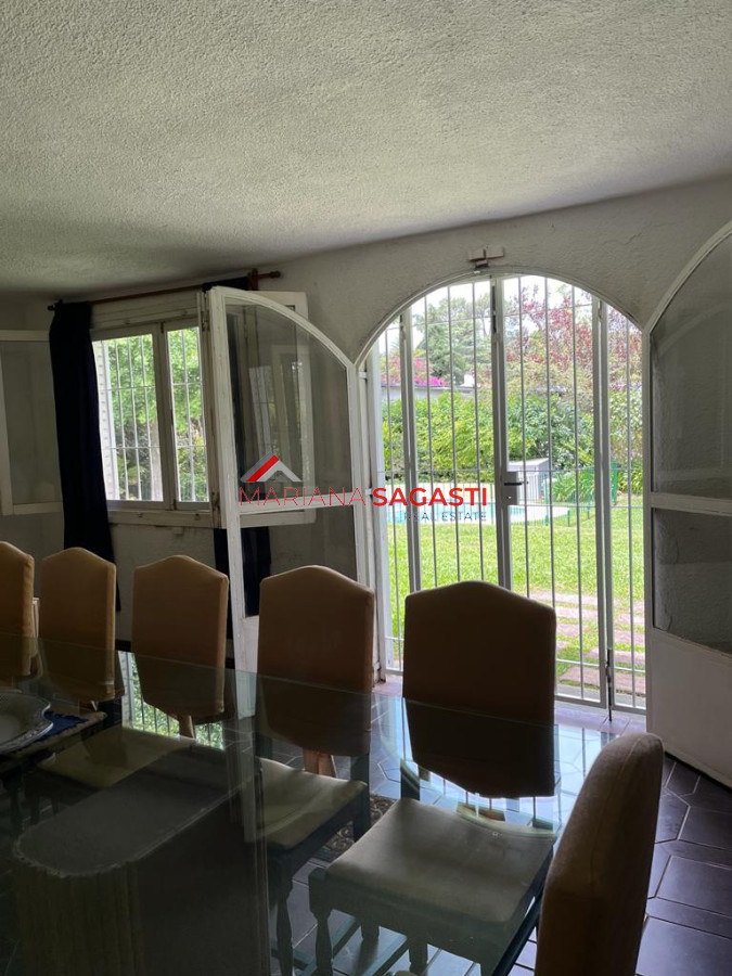 Casa ID.3965 - Gran casa estilo tradicional de 4 dormitorios en venta en Playa Mansa