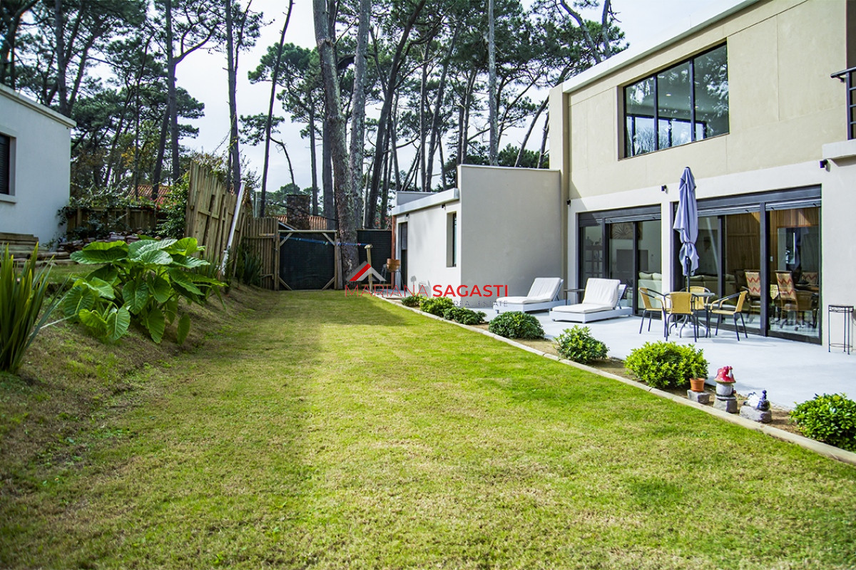 Casa ID.4045 - Casa ideal de 4 dormitorios en suite en San Rafael Punta del Este.