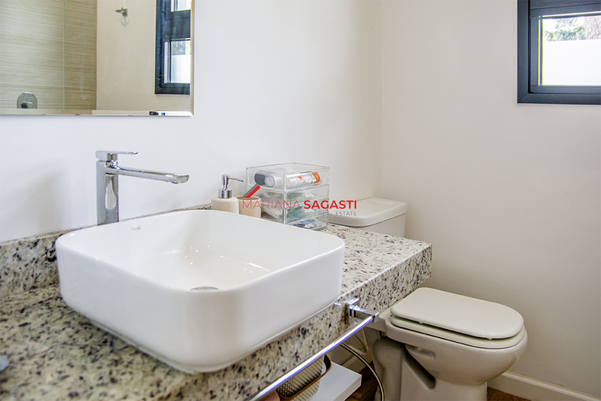 Casa ID.4045 - Casa ideal de 4 dormitorios en suite en San Rafael Punta del Este.