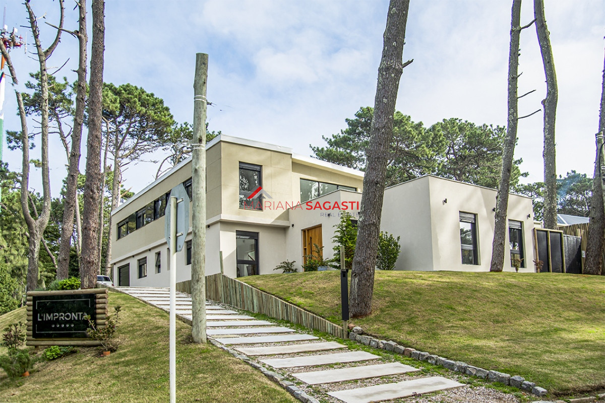 Casa ID.4045 - Casa ideal de 4 dormitorios en suite en San Rafael Punta del Este.