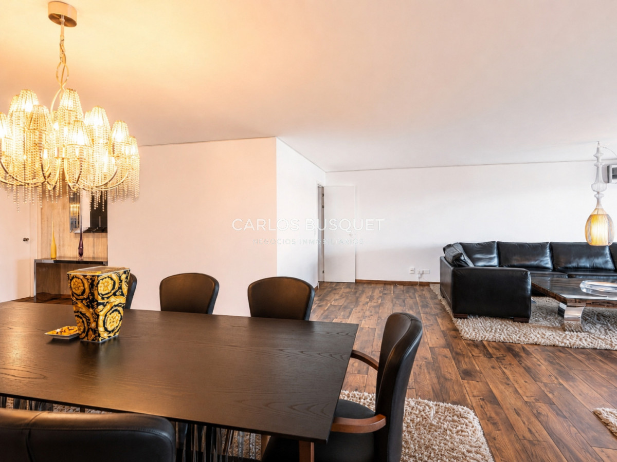 Apartamento ID.1682 - Vende apartamento con vista al mar, de 4 dormitorios en Brava, Punta del Este