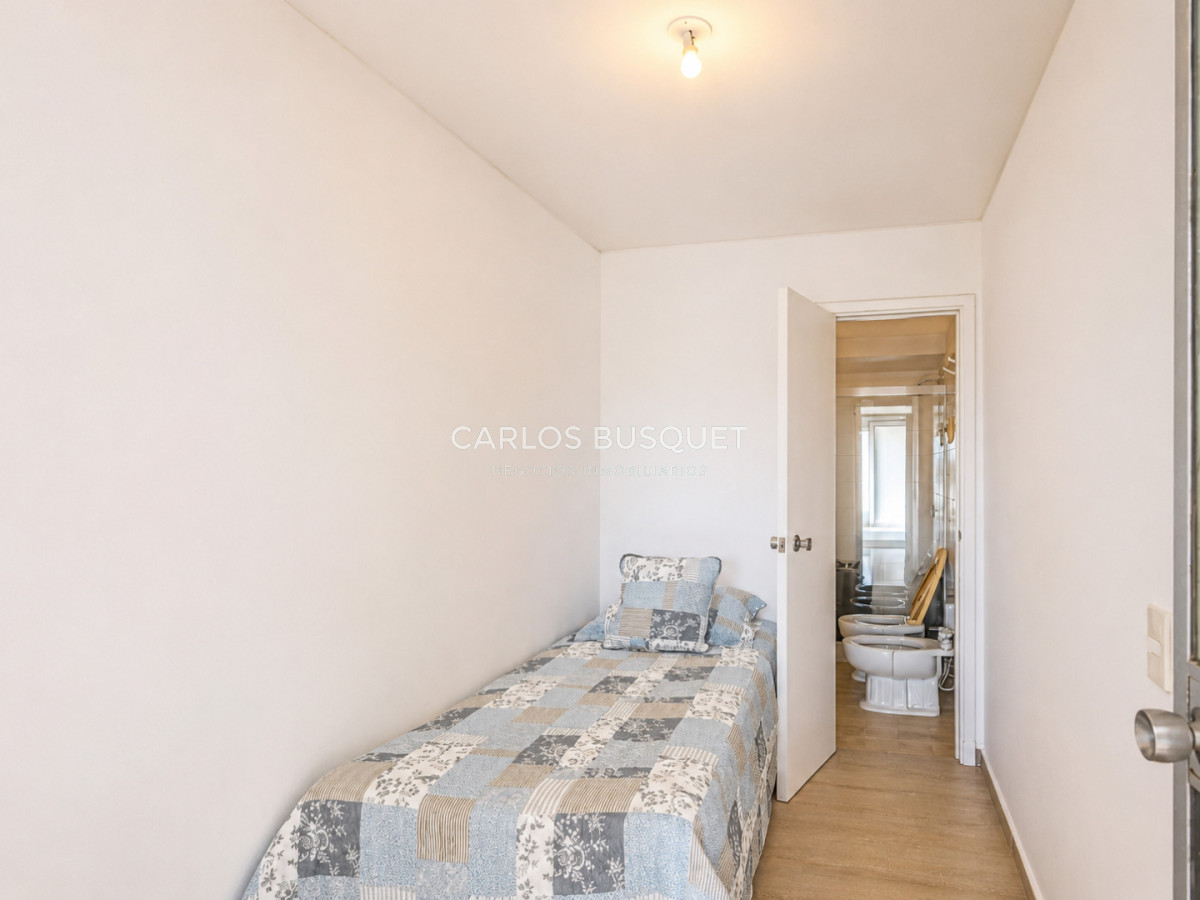 Apartamento ID.1682 - Vende apartamento con vista al mar, de 4 dormitorios en Brava, Punta del Este