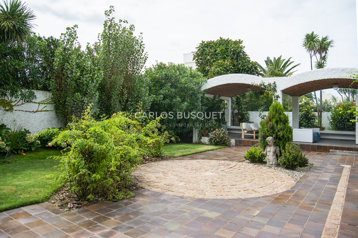 Casa ID.85 - Hermosa casa en venta en zona de la península.