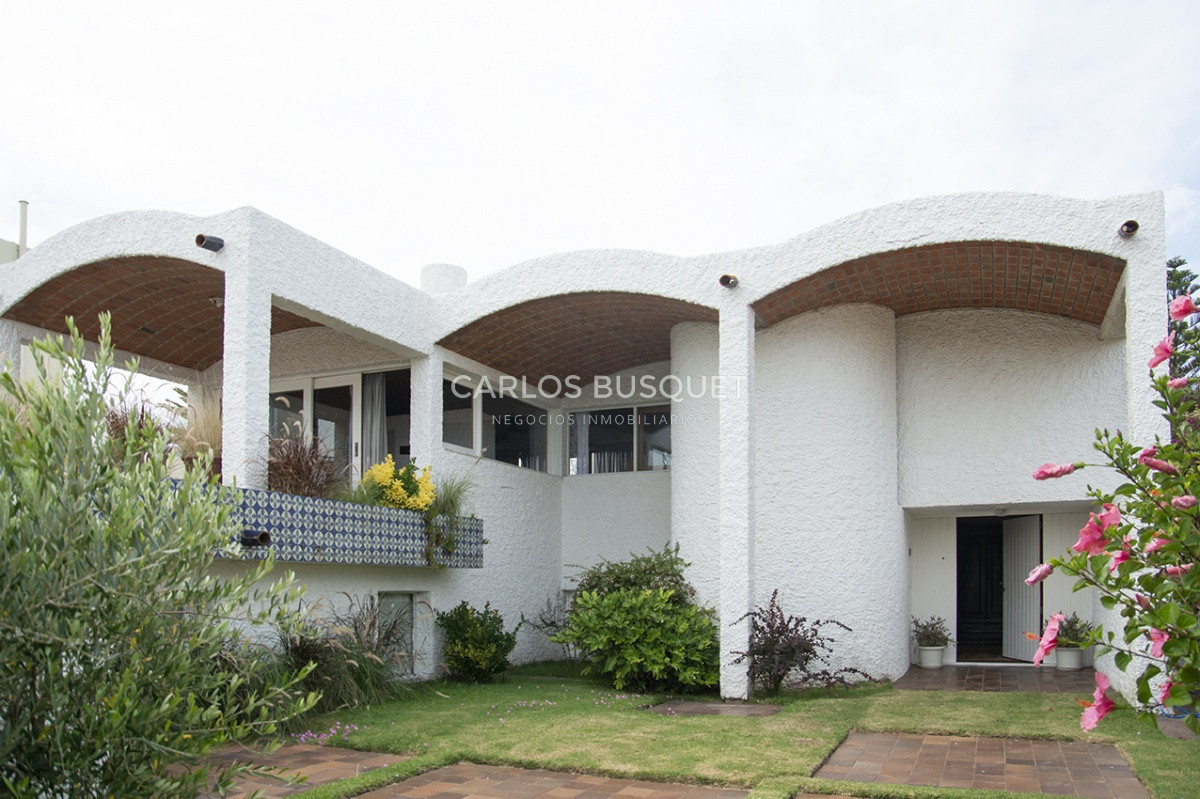 Casa ID.85 - Hermosa casa en venta en zona de la península.