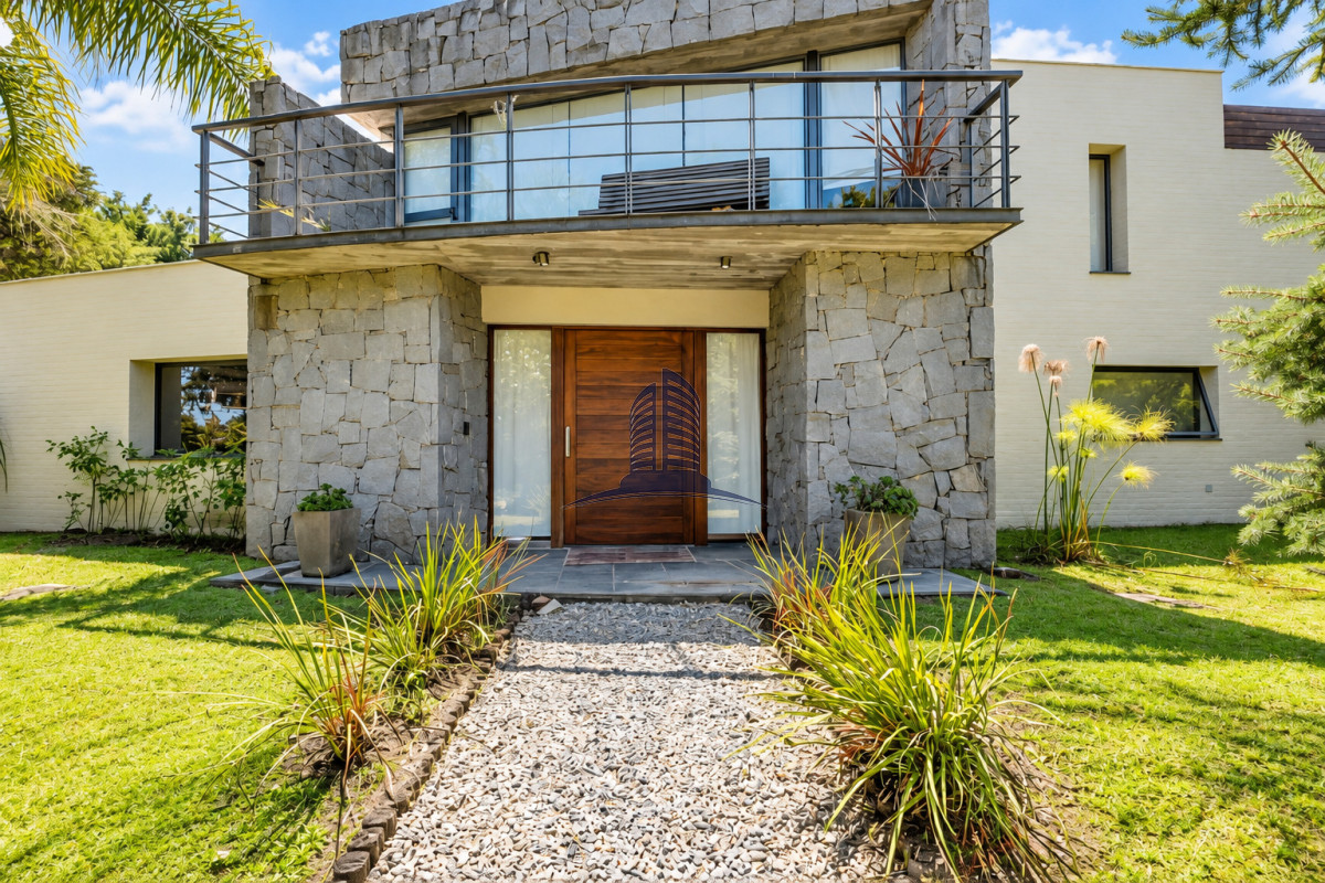 Foto 2 · Hermosa casa de 4 dormitorios, Punta del Este