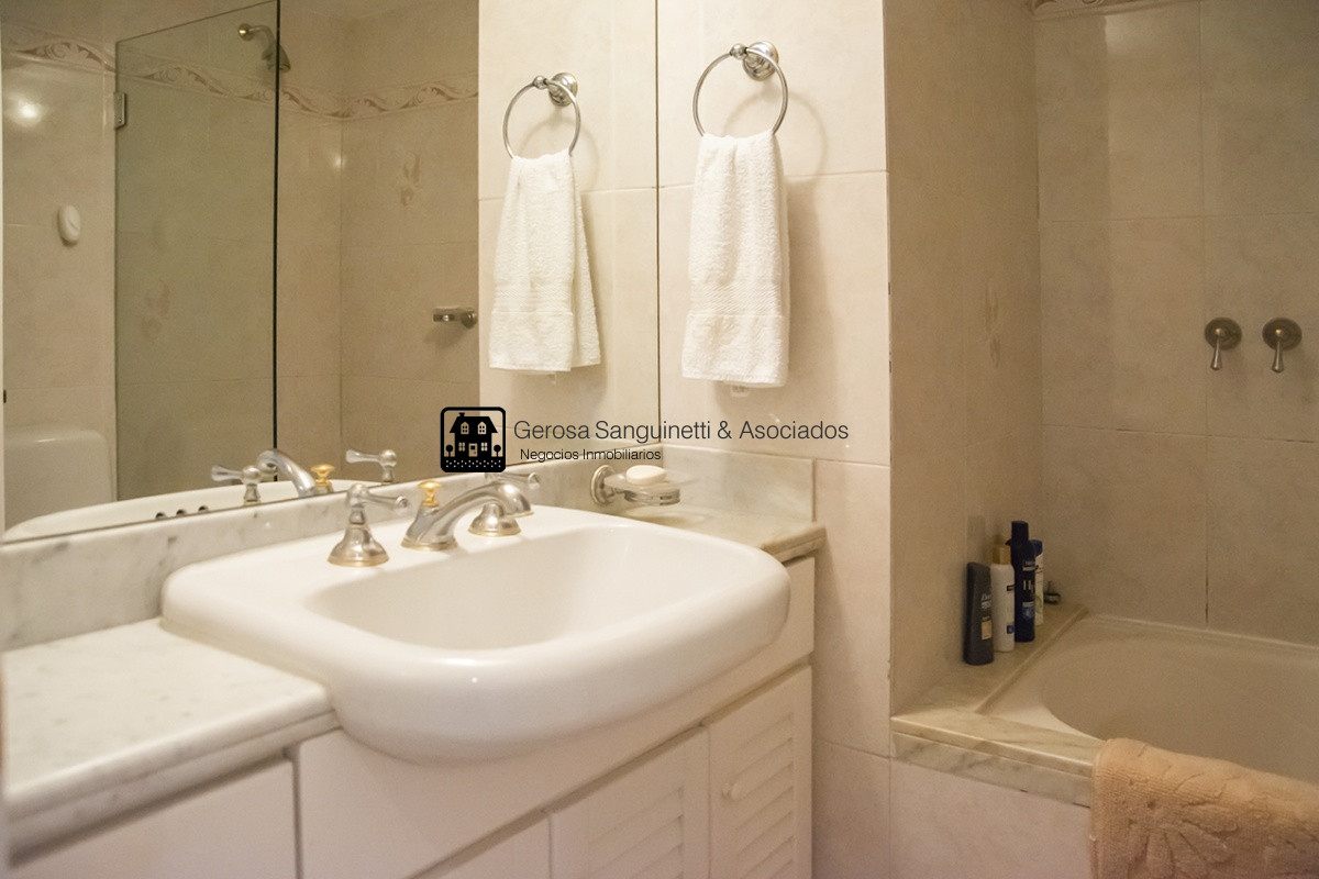 Apartamento ID.1808 - Hermoso Departamento en venta con vista al mar, primera fila