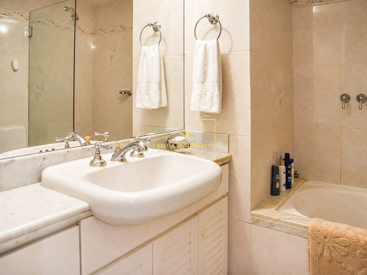 Apartamento ID.1808 - Hermoso Departamento en venta con vista al mar, primera fila