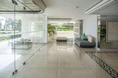 Apartamento en IMarangatú, frente al mar
