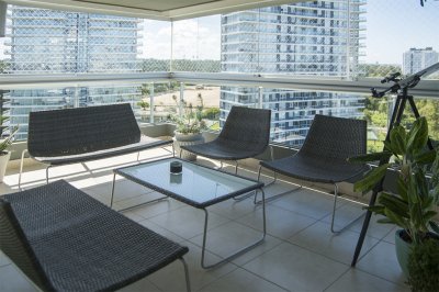 Vende gran apartamento en Brava - Punta del Este de 3 Dormitorios - PSK2222A