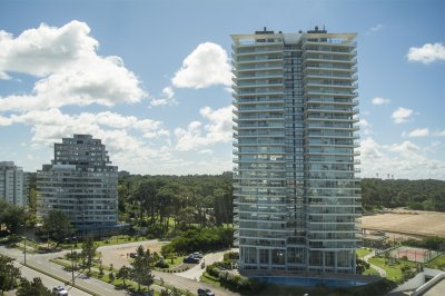 Vende gran apartamento en Brava - Punta del Este de 3 Dormitorios - PSK2222A