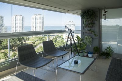 Vende gran apartamento en Brava - Punta del Este de 3 Dormitorios - PSK2222A