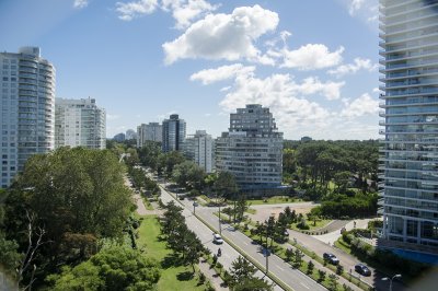 Vende gran apartamento en Brava - Punta del Este de 3 Dormitorios - PSK2222A