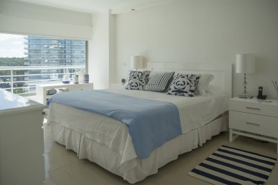 Vende gran apartamento en Brava - Punta del Este de 3 Dormitorios - PSK2222A