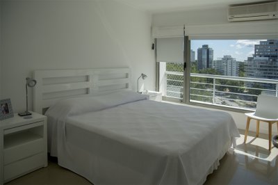 Vende gran apartamento en Brava - Punta del Este de 3 Dormitorios - PSK2222A
