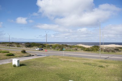 Venta Apartamento sobre la rambla,  Rincon del Indio. - PSK2219A