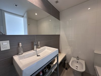 Vende departamento en Torre ONE, Punta del Este - PSK2221A