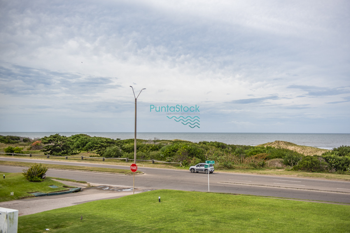 Venta Apartamento sobre la rambla,  Rincon del Indio. - PSK2219A