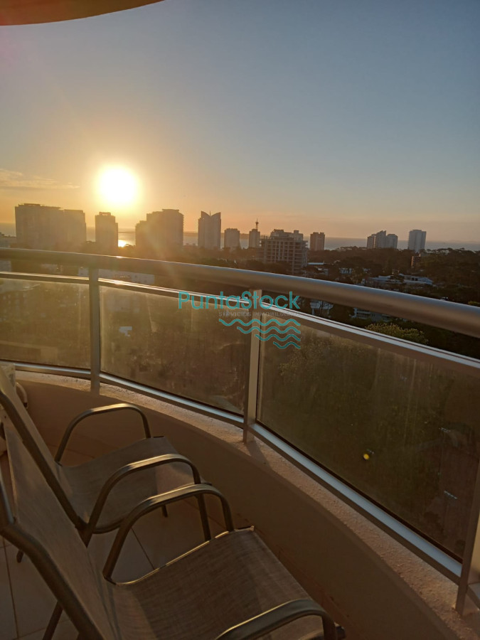 EXCELENTE APARTAMENTO EN PUNTA DEL ESTE  - PSK995A