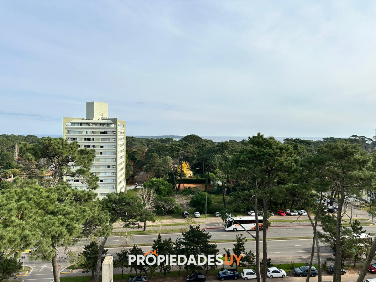 Edificio Doce Lunas