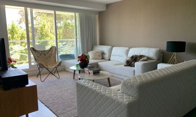 Venta Apartamento 3 Dormitorios Torre  Yoo Punta del Este