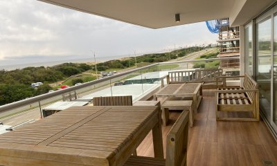 Departamento de 3 dormitorios en venta frente al mar, Playa Brava