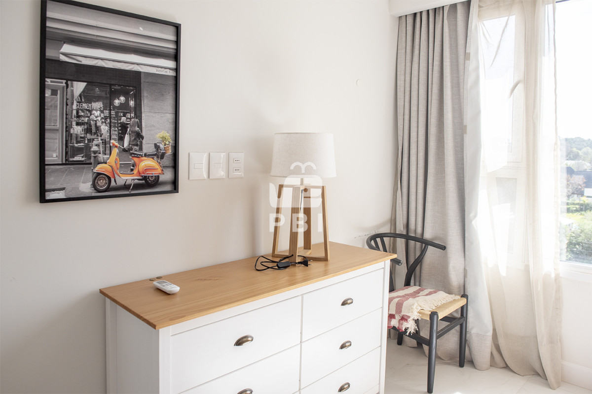 VmVuZGUgZGVwYXJ0YW1lbnRvIGRlIDIgZG9ybWl0b3Jpb3MgZW4gUGxheWEgTWFuc2EsIFB1bnRhIGRlbCBFc3RlICAtIEVkaWZpY2lvIC8gVG9ycmUgQ3J1Y2Vyb3MgLSBSZWYgOiBQQkkxNTM3Ng==